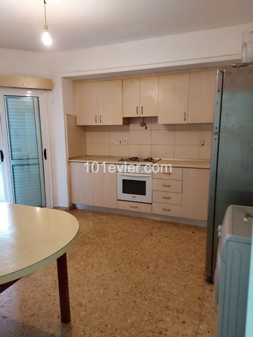 Girne Karakum'da kiralık bodroom Daire 3+1 eşyasız 