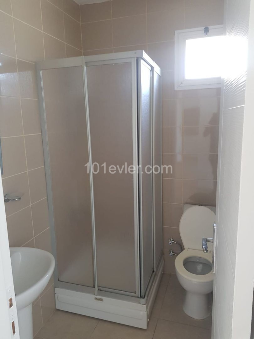 MAGUSA SAKARYA BOLGESİNDE 2500 TL KİRALIK DAİRE