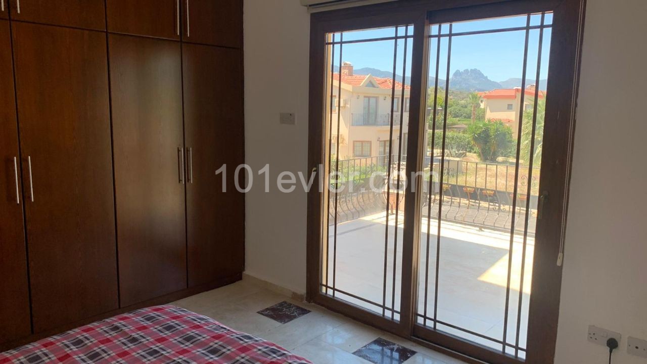 Çatalköy Esentepe daily rental villa 3+1, furnished, with private pool, parking lot, close to the sea, two storeys. £156 per day ** 