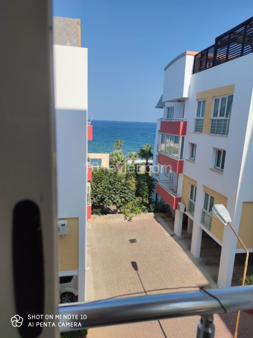 UNSERE 3+1 GROßE WOHNUNG IN KYRENIA IST DRINGEND ZU VERKAUFEN. ** 