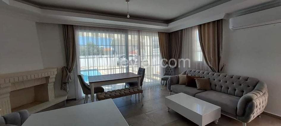 Villa zu verkaufen in Kyrenia-Alsancak 3 + 1 ** 