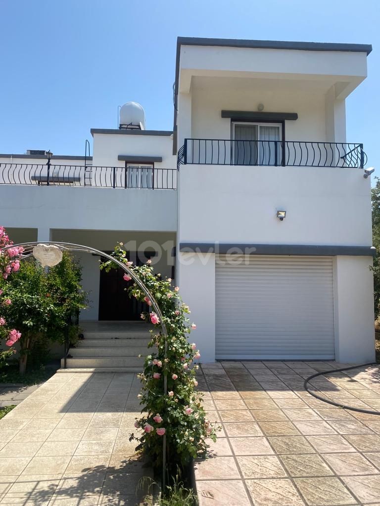 Girne -Karsiyaka satılık 3+1  villa