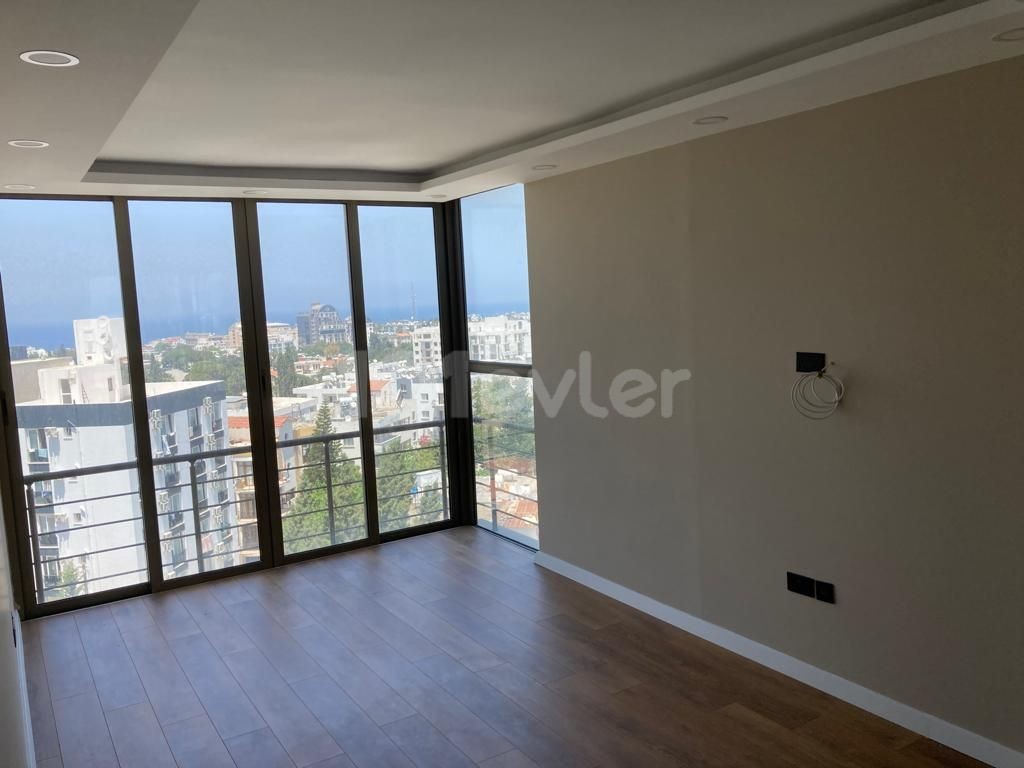 Entering-the apartment for sale in the center is 3+1 unfurnished.there is parking on the 7th floor, with sea views., With an elevator . 95m2. ** 