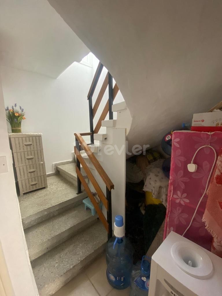 Girne merkezde 3+1 villa satılık 