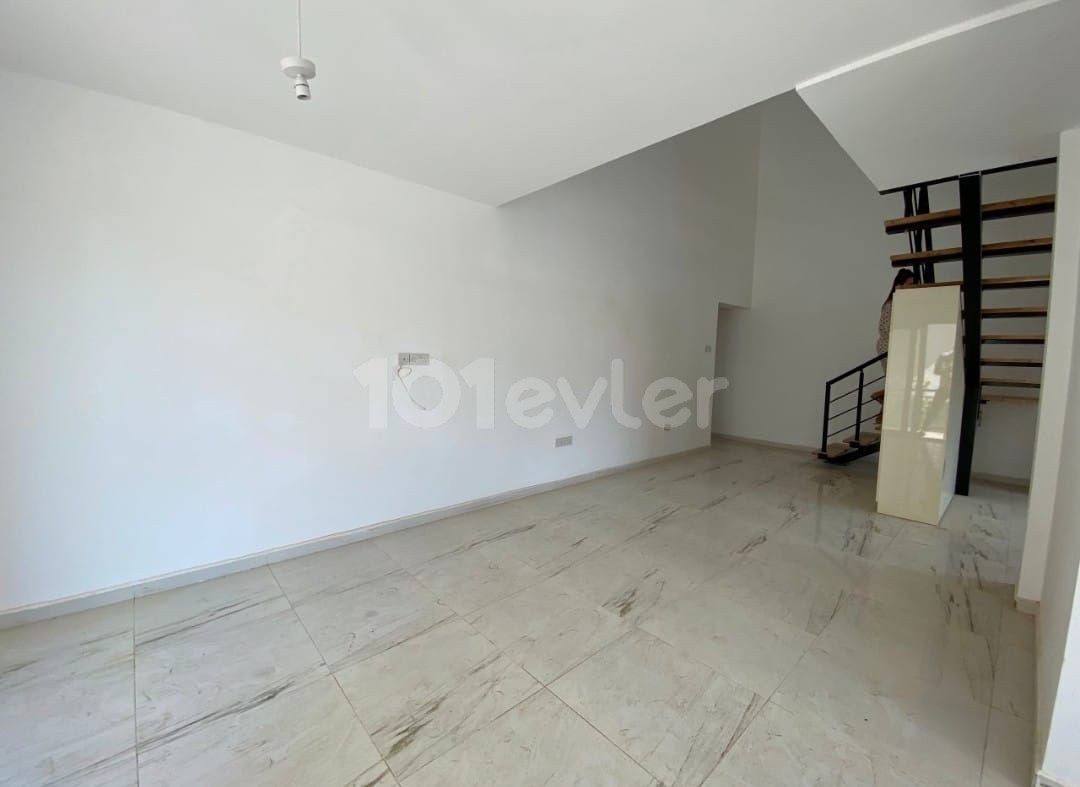 Girne-Alsancak, satilik loft daire 2+1 .