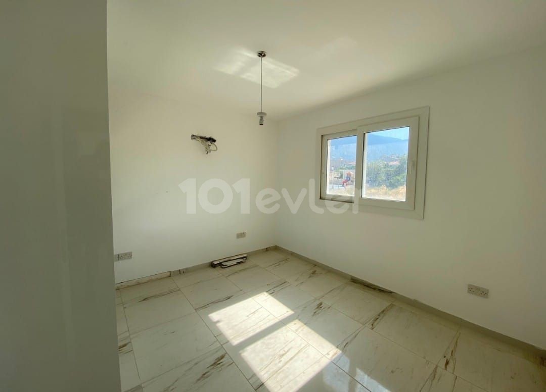 Kyrenia-Alsancak, apartment for sale 3+1 . ** 