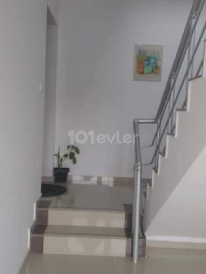 Kyrenia-Alsancak, apartment for sale 3 + 1 . ** 