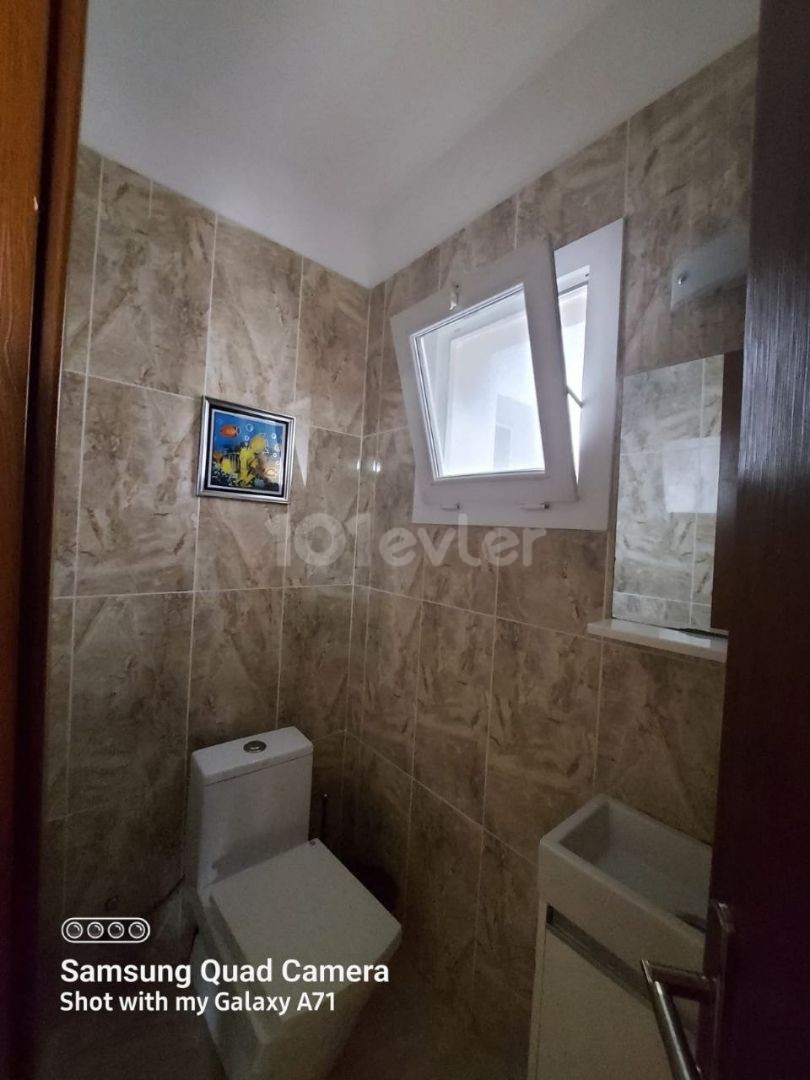 Kyrenia-Alsancak, apartment for sale 3 + 1 . ** 