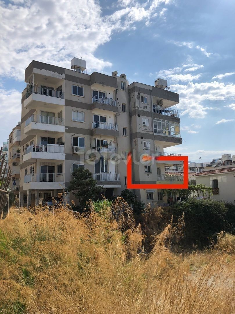 FOR SALE FROM THE OWNER Kyrenia 2+1 with Sea View in the center 