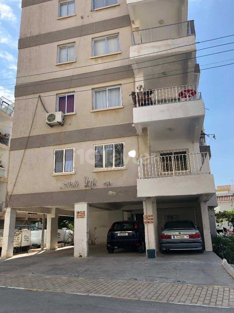 FOR SALE FROM THE OWNER Kyrenia 2+1 with Sea View in the center 