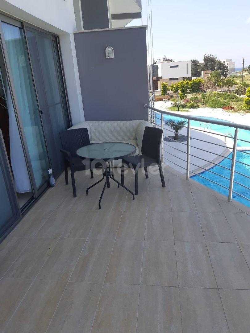 Kyrenia - Lapta. Daily apartment for rent 3+1 Apartment with a pool. *Rented until September.* 