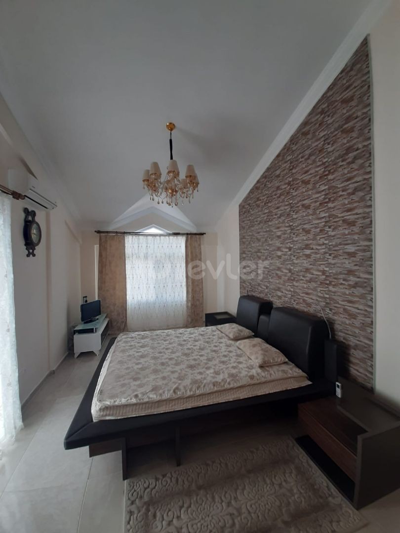 GIRNE- LAPTA, KIRALIK LUX VILLA 4+1. ** 