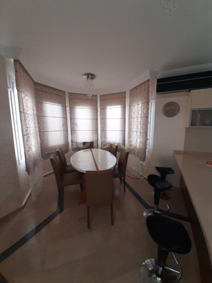 GIRNE- LAPTA, KIRALIK LUX VILLA 4+1. ** 