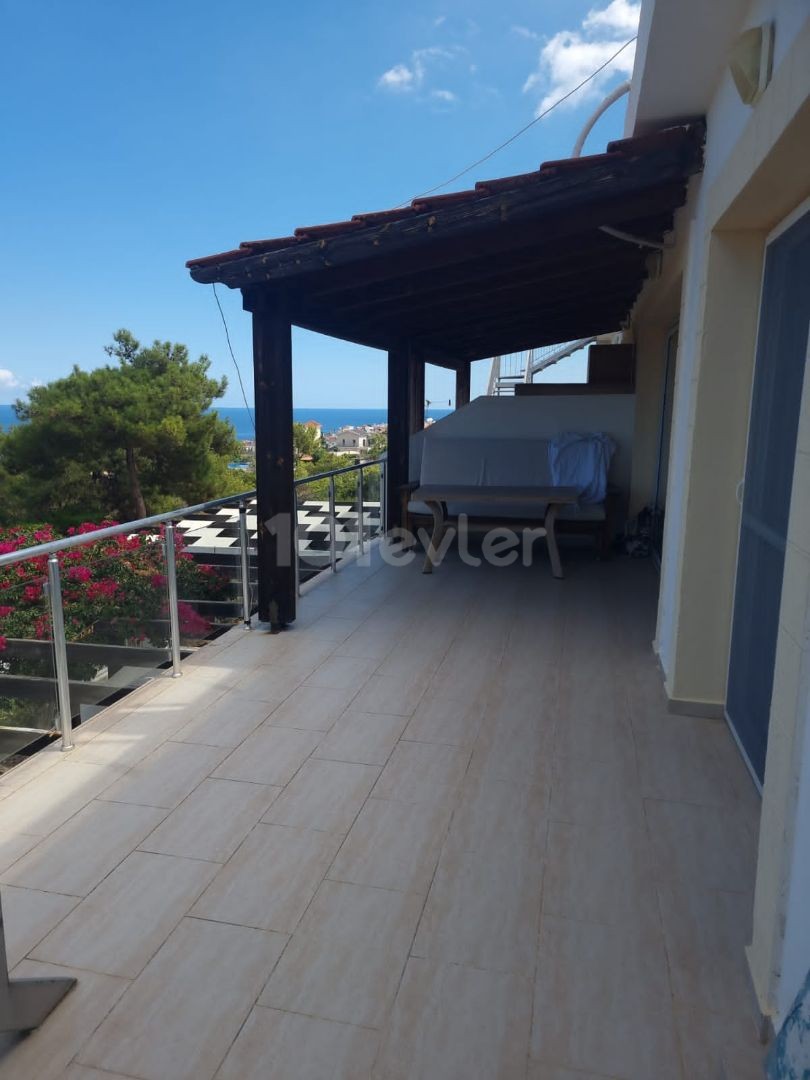 Zu verkaufen 2+1 penthouse in Kyrenia - Esentepe. ** 