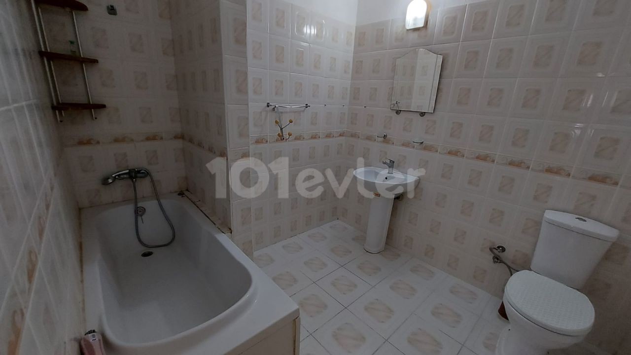 Kyrenia-Alsancak rental apartment 3 + 1 Esyali, Municipal Region ** 