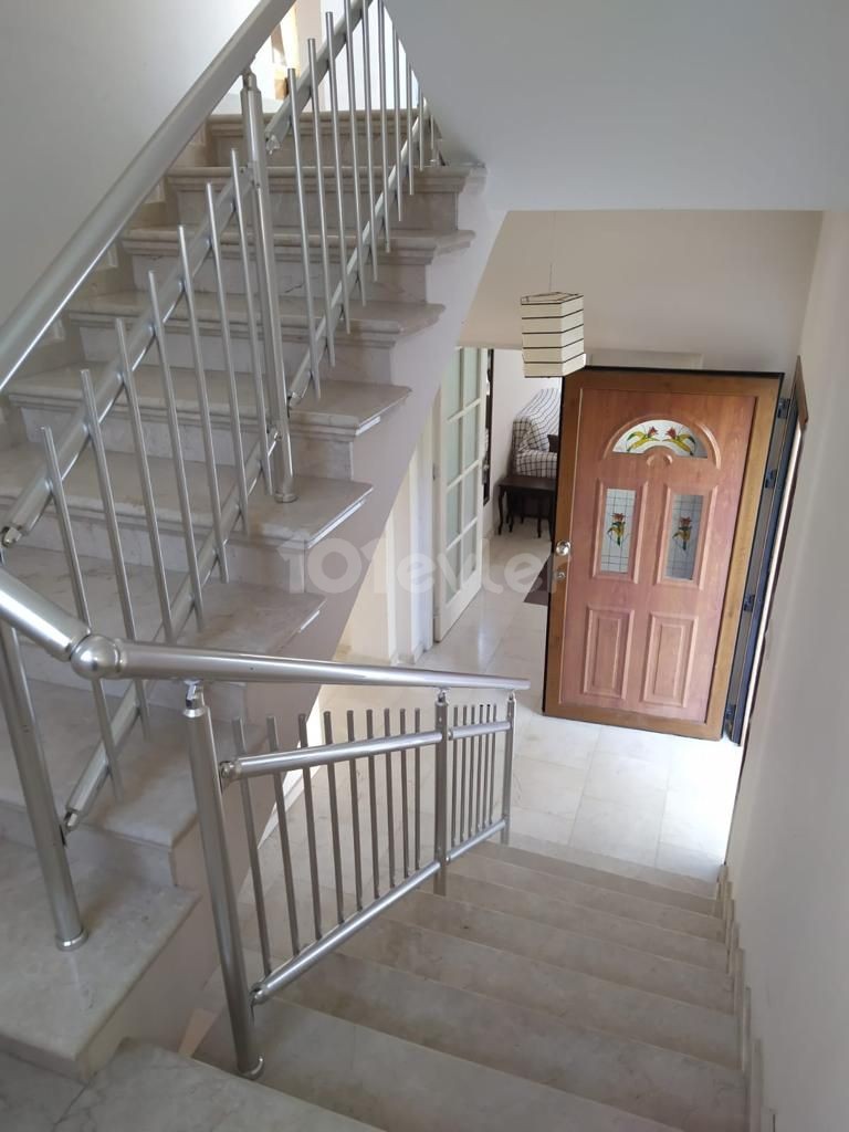 GIRNE - Çatalkoy kiralik villa 4+1, esyalı, havızlu.  Dağ tarafında