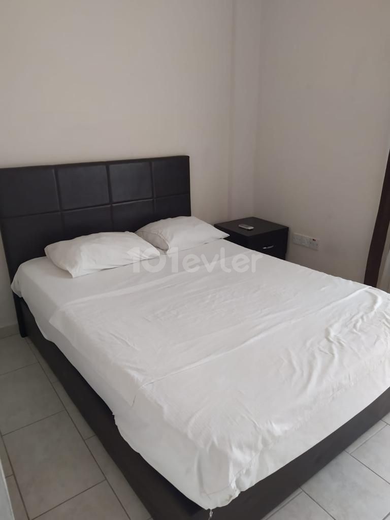 GIRNE - Çatalkoy kiralik villa 4+1, esyalı, havızlu.  Dağ tarafında