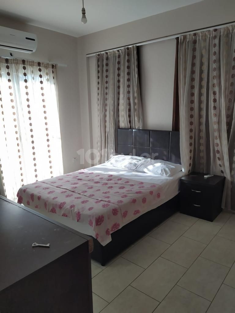 GIRNE - Çatalkoy kiralik villa 4+1, esyalı, havızlu.  Dağ tarafında