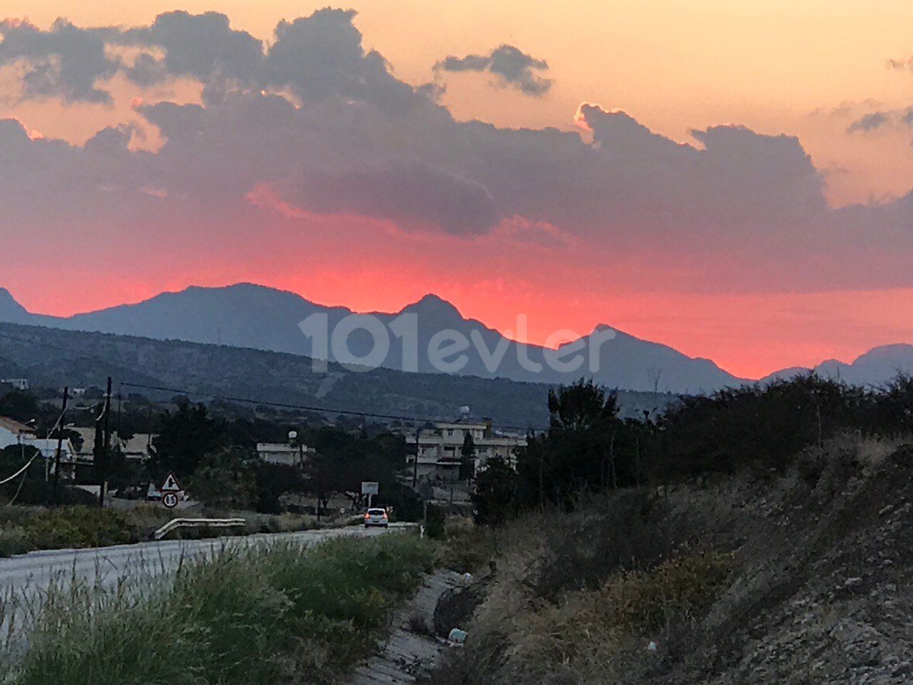 Erste Villa zum Verkauf in Famagusta - Tatlısuda 3+1. 