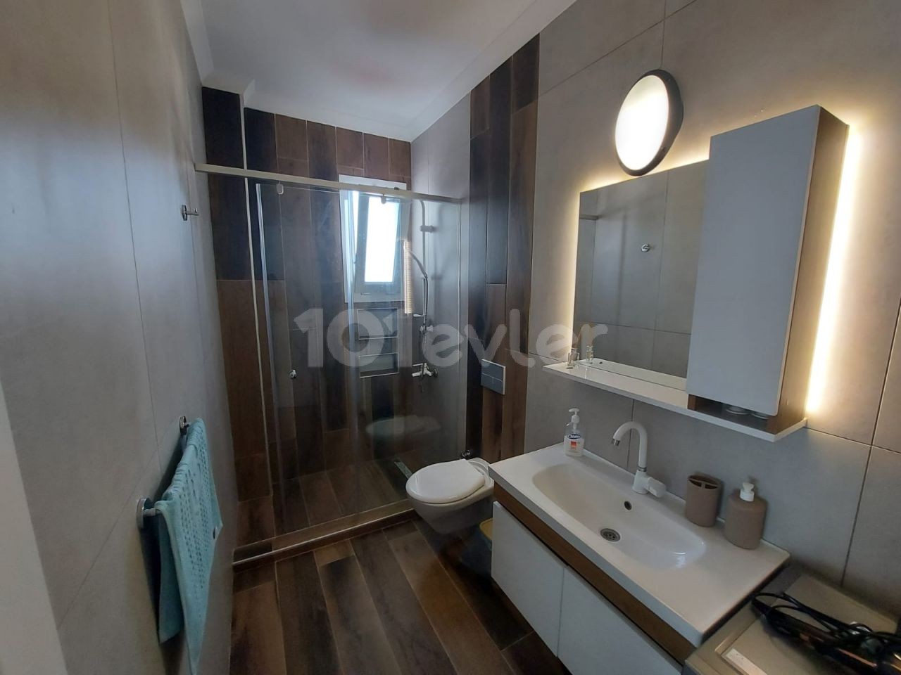 Girne- Edremit, satilik  penthouse 1+1 .