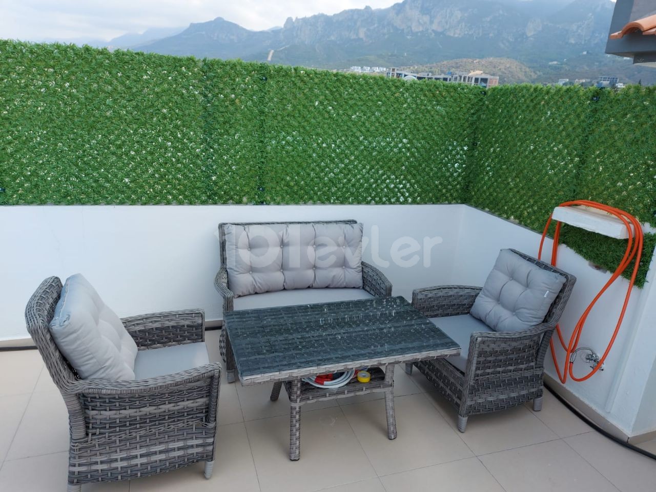 Kyrenia- Edremit, penthouse 1+1 for sale.