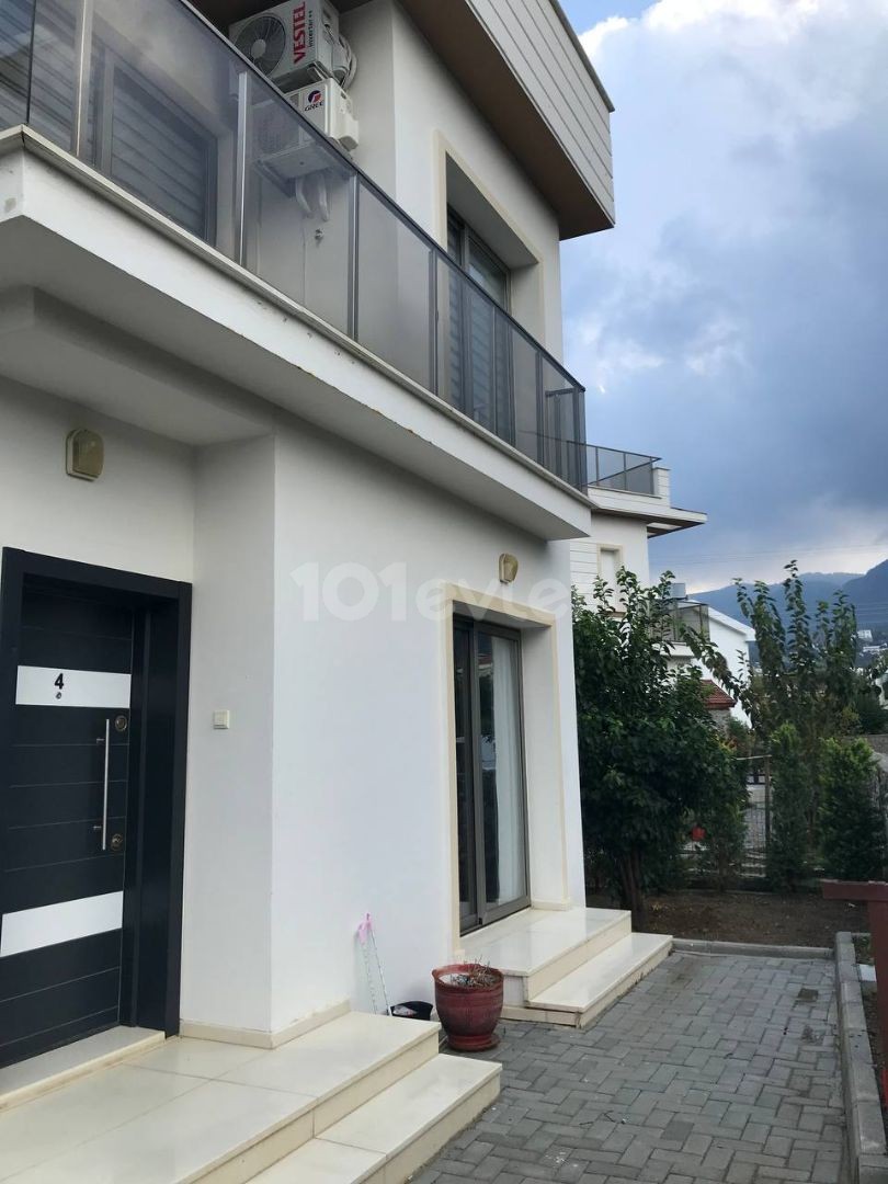 Kyrenia - Alsancak продается шикарная вилла 3+1, 180 m2. 