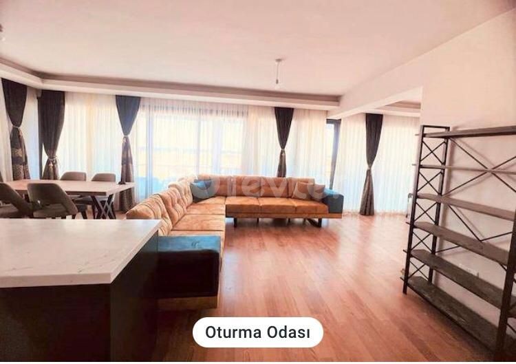 Kiralik Long Beach'te 2+1 penthouse.  140 m2.  Denize 200 m