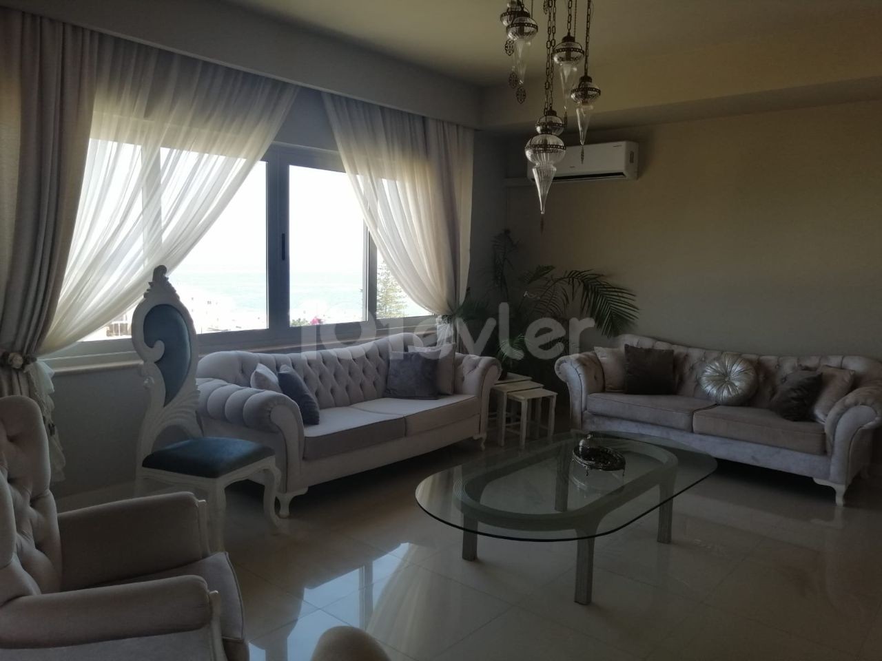 Girne - Merkez 3+1, 160 m2, deniz manzaralı.