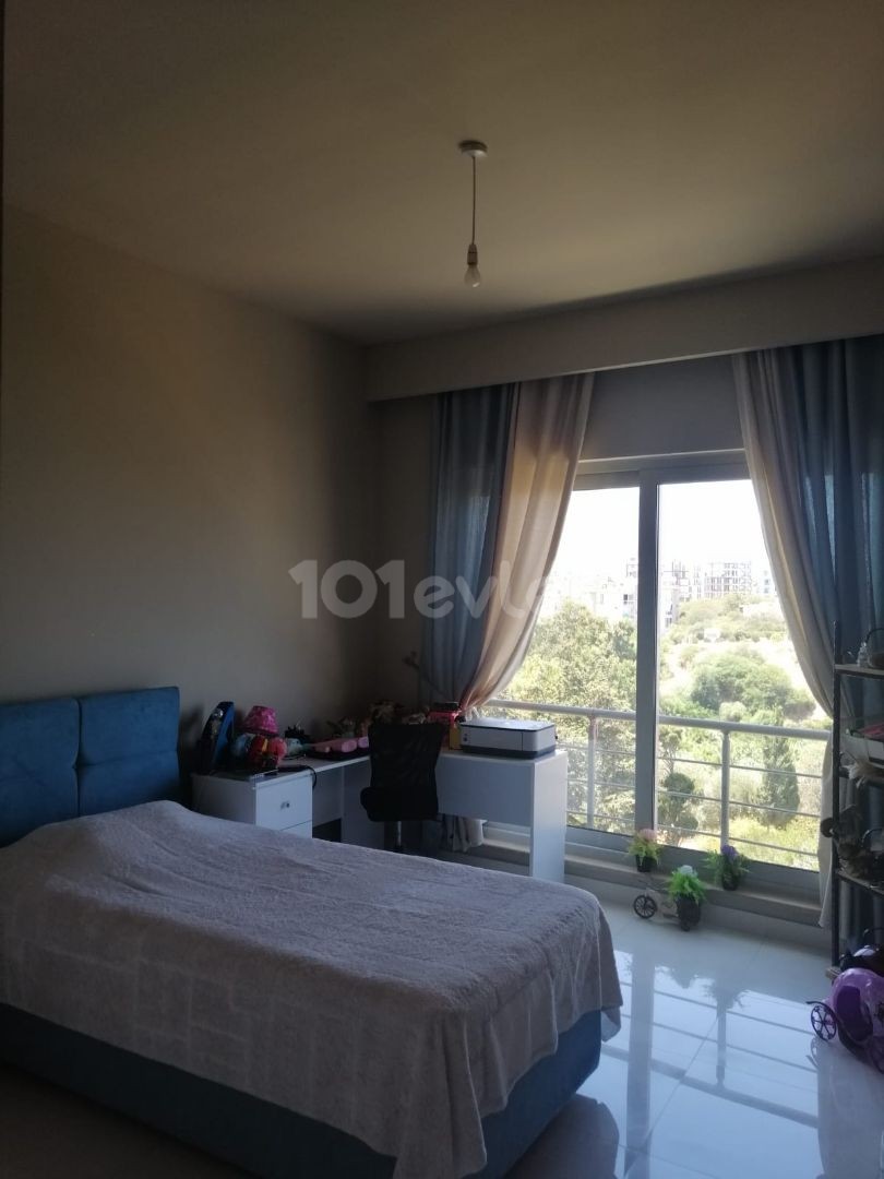 Kyrenia - Center 3+1, 160 m2, sea view.