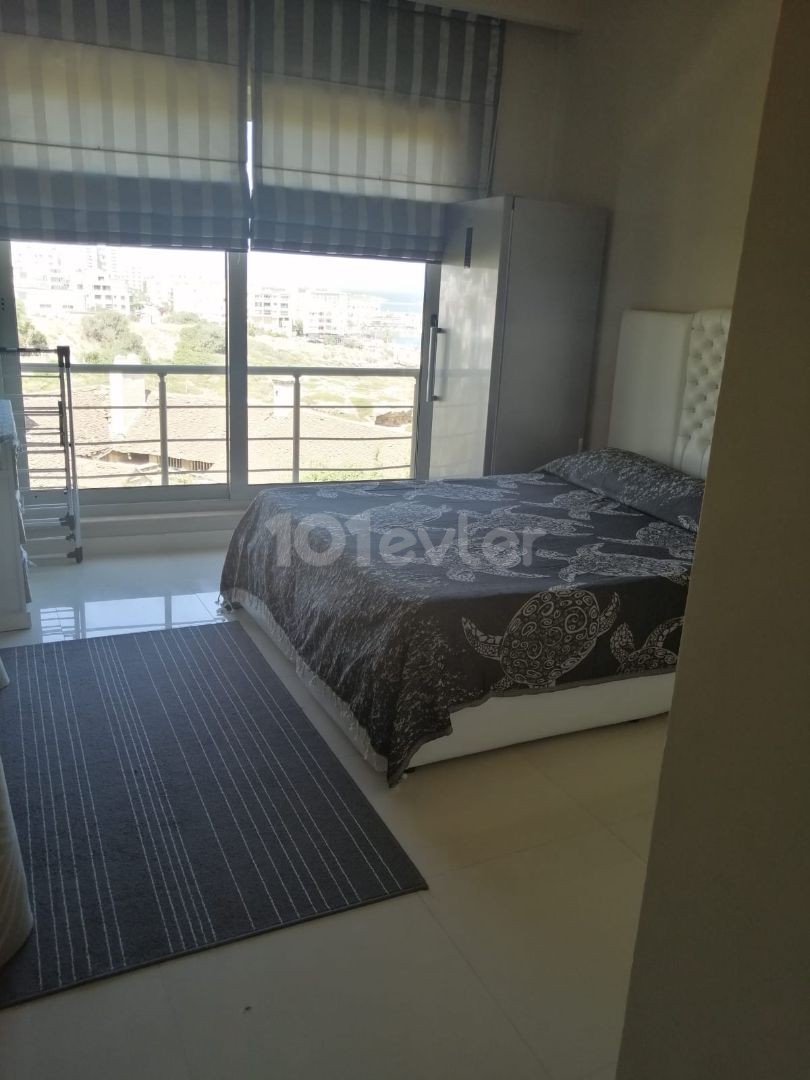 Kyrenia - Center 3+1, 160 m2, sea view.