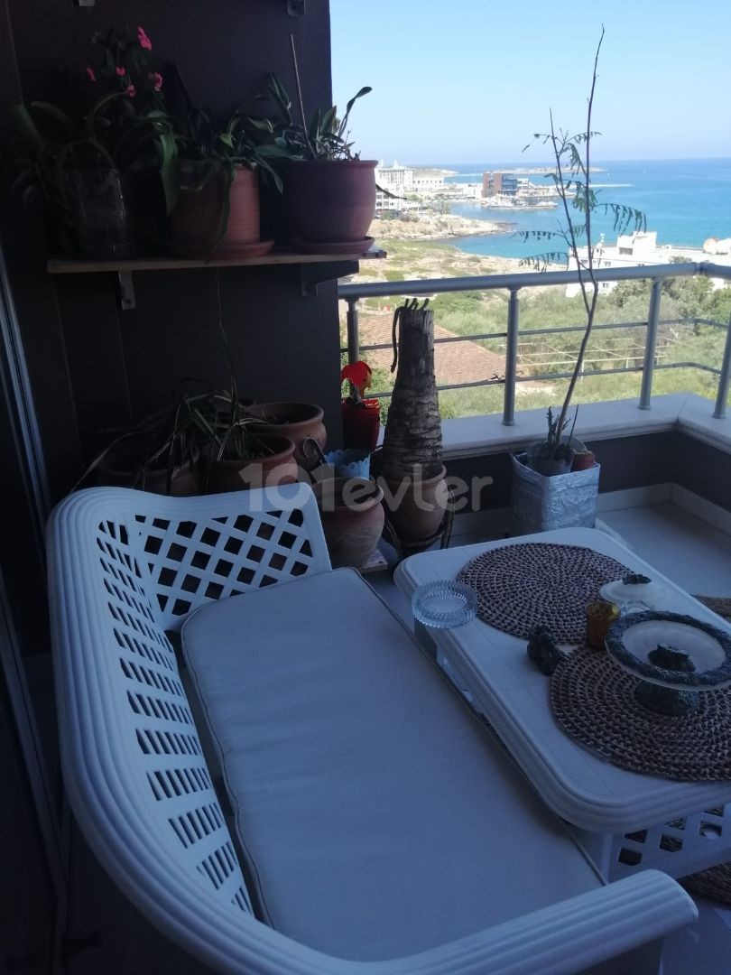 Kyrenia - Center 3+1, 160 m2, sea view.