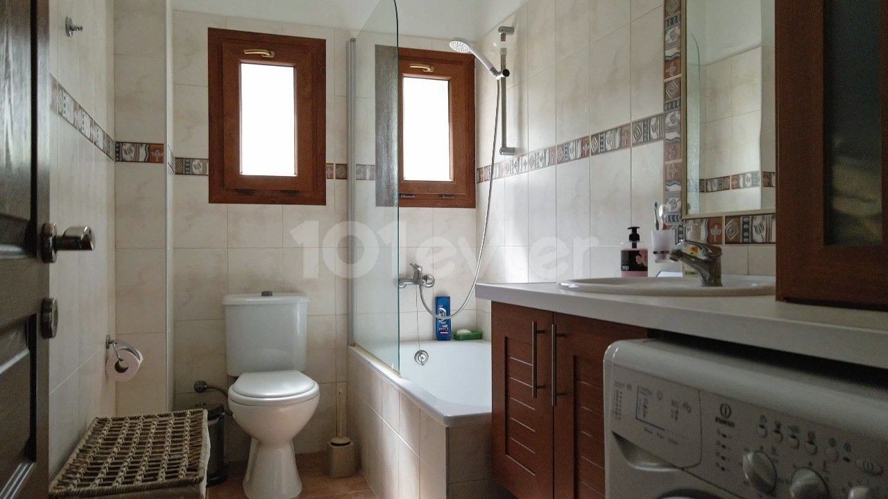 3+1 Villa zu verkaufen in Kyrenia-Karmi Zentrum .  ** 