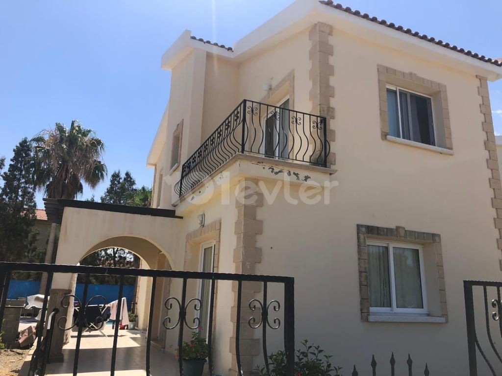 Kyrenia - Lapta Villa zu verkaufen 3+1. 