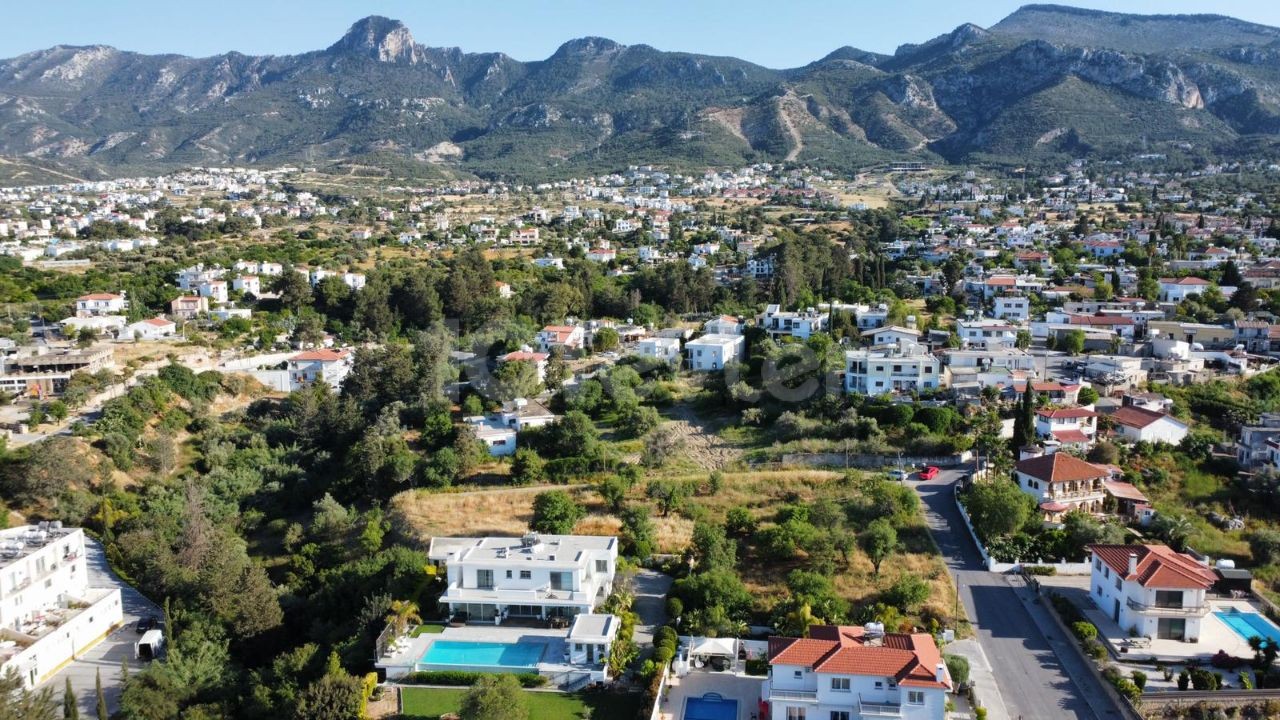 GIRNE - CATALKOY . Satilik 3+1, özel bahçeli,  İlk ödeme% 30'si toplam 57000 GBP .