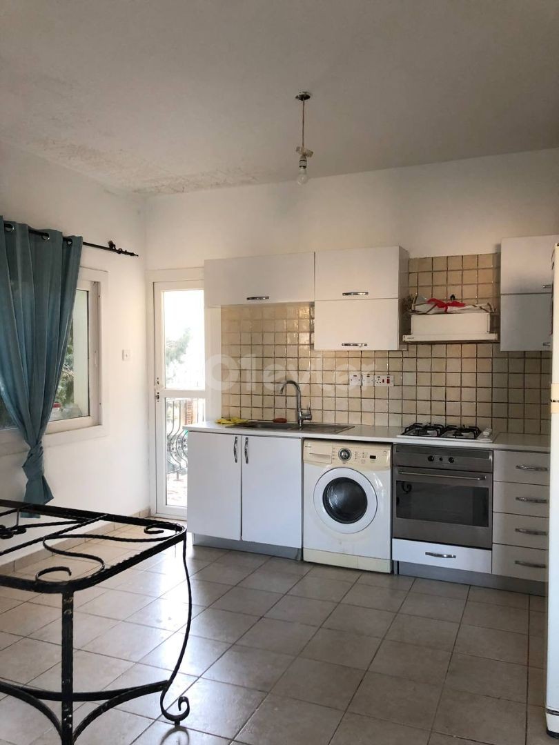 Kyrenia - Alsancak , 3+1, 120 m2, verkauft mit Möbeln.  Dringender Verkauf.  ** 