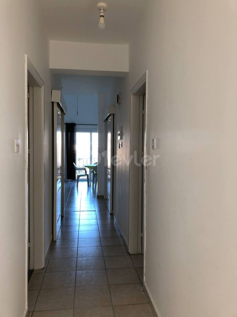 Girne - Alsancak , 3+1, 120 m2, mobilyalarla satılmaktadır. Acil satış.