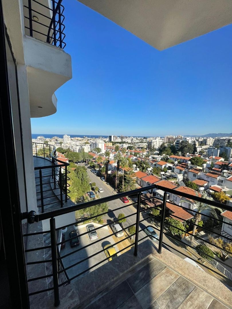 KYRENIA - Upper Kyrenia, 2+1 flat for sale in Barış Park.