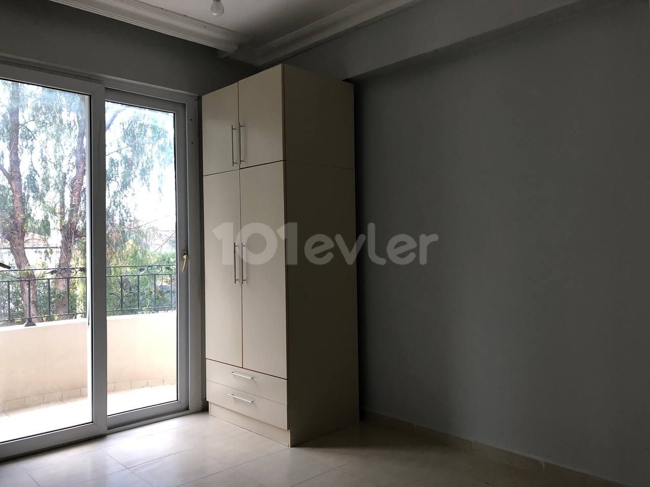 Kyrenia - Alsancak, for sale apartment 3+1, large balcony, complex with pool. 