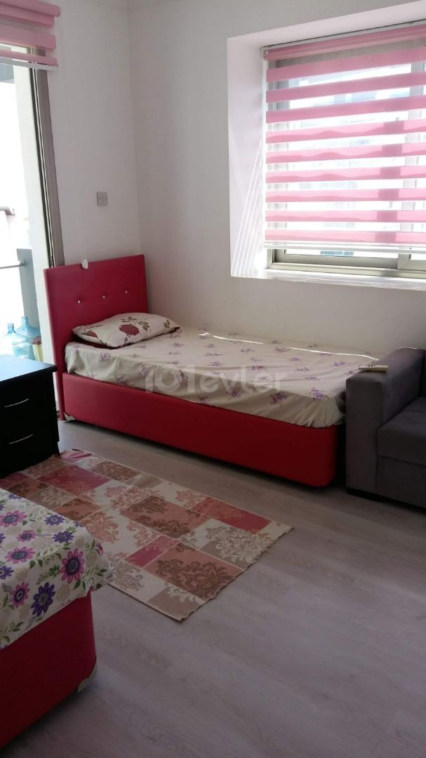 2+1 Wohnung zu verkaufen in Kyrenia Zentrum