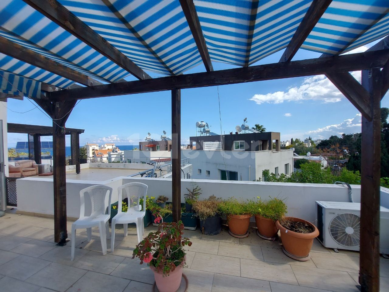 2+1 penthouse for sale in Kyrenia - Karaoglanoglu. 