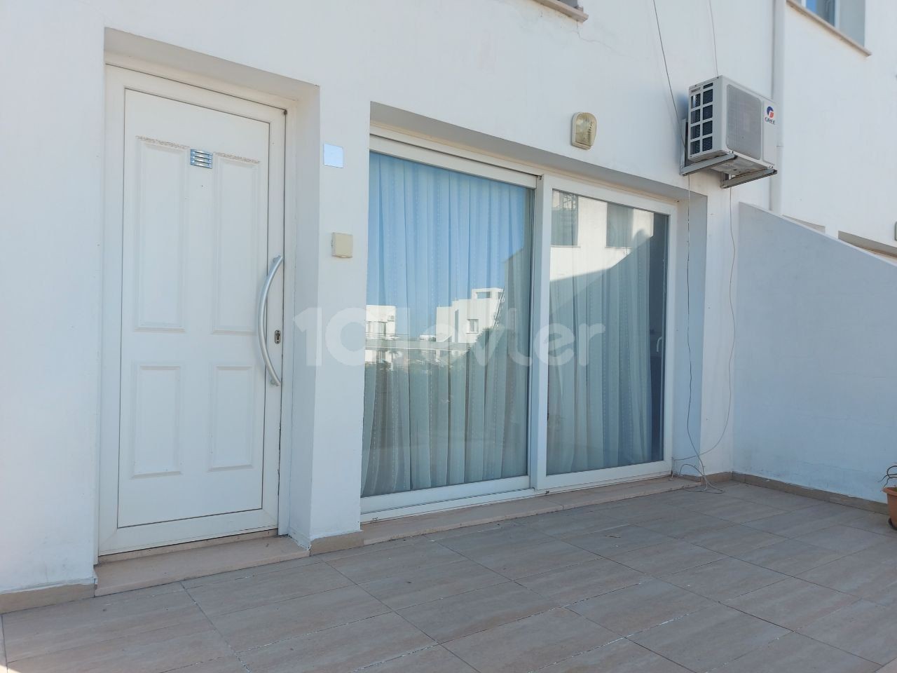 GIRNE - CATALKOY 1+1 for rent. Opposite the Elexus hotel. 