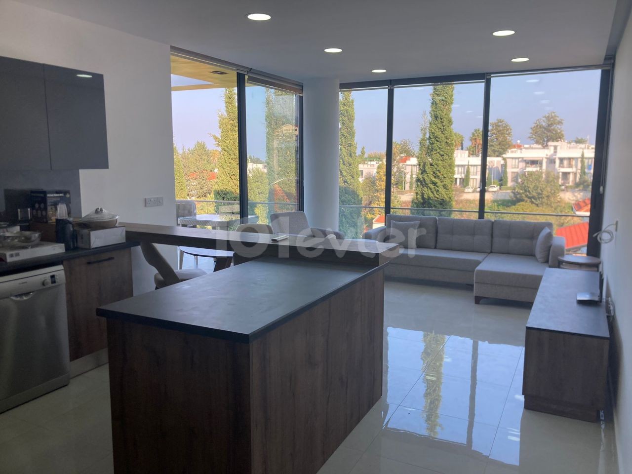 CIRNE - ALSANCAK PENTHOUSE ZU VERMIETEN 2+1. 