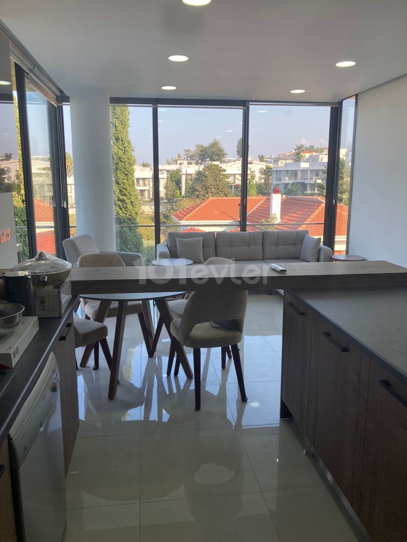 CIRNE - ALSANCAK PENTHOUSE ZU VERMIETEN 2+1. 