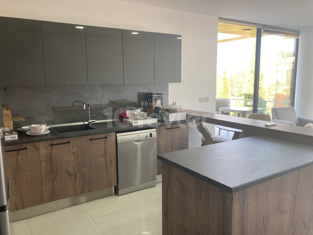 CIRNE - ALSANCAK PENTHOUSE ZU VERMIETEN 2+1. 