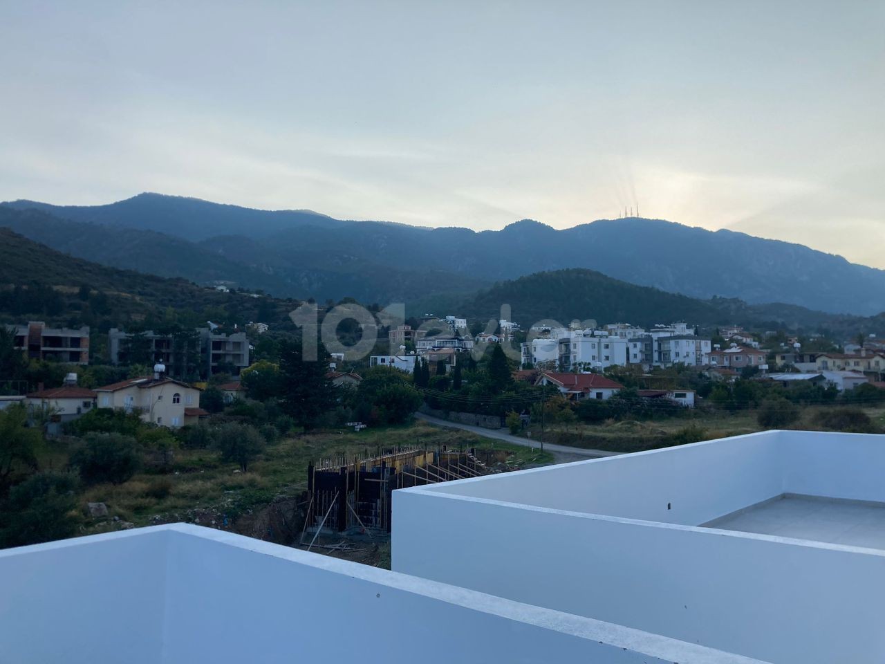 CIRNE - ALSANCAK PENTHOUSE ZU VERMIETEN 2+1. 