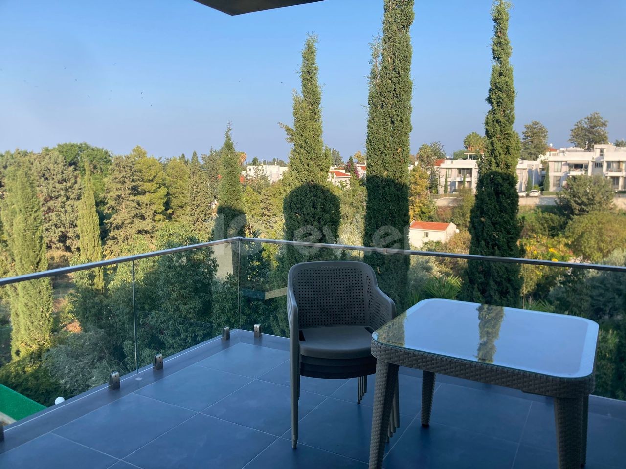 CIRNE - ALSANCAK PENTHOUSE ZU VERMIETEN 2+1. 