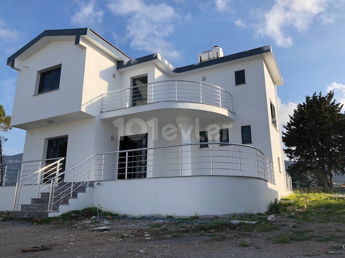 Kyrenia - Karşıyaka, 3 + 1 villa with a plot 500 meters from the sea is for sale.  One year installment, first installment 50%