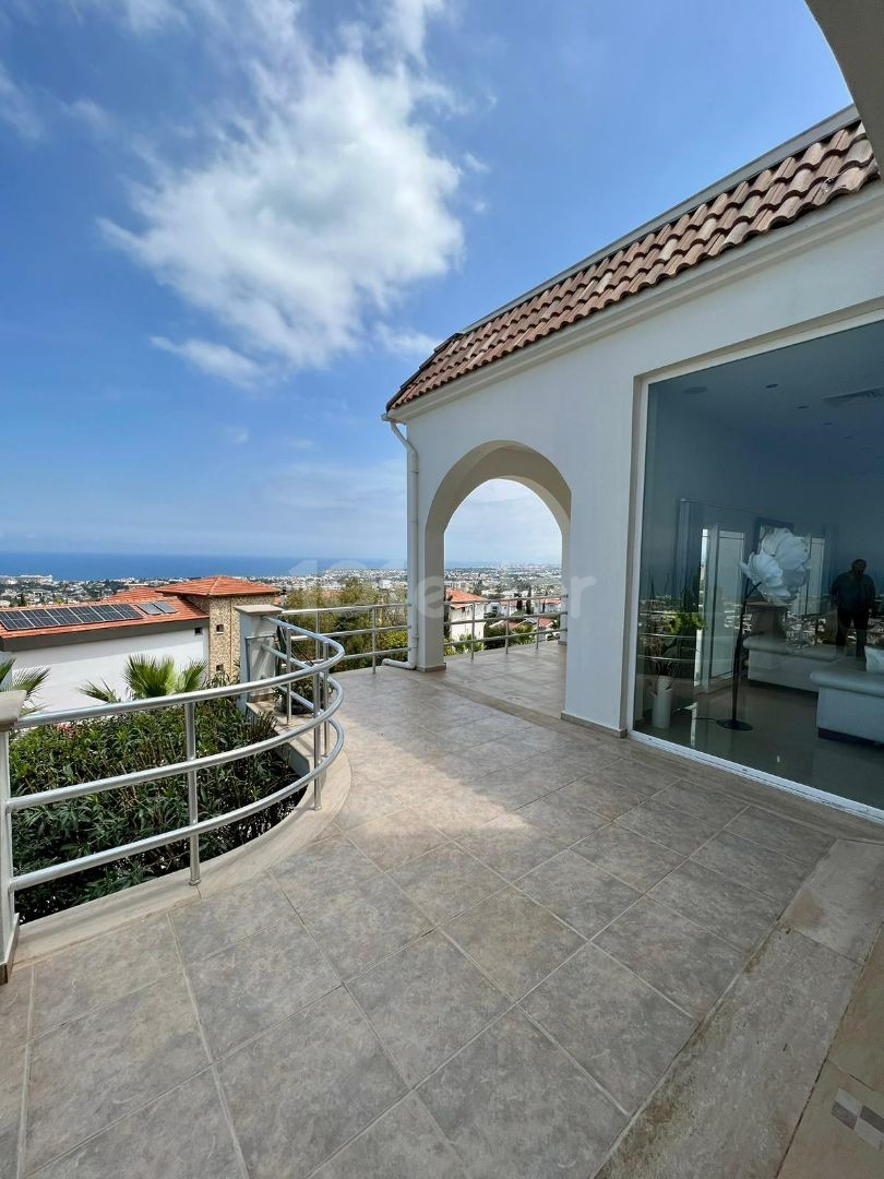 Luxurious 4-Bedroom Villa with Breathtaking Sea Views and Private Swimming Pool, İngilizce, Türkçe, Rusça konuşuyoruz