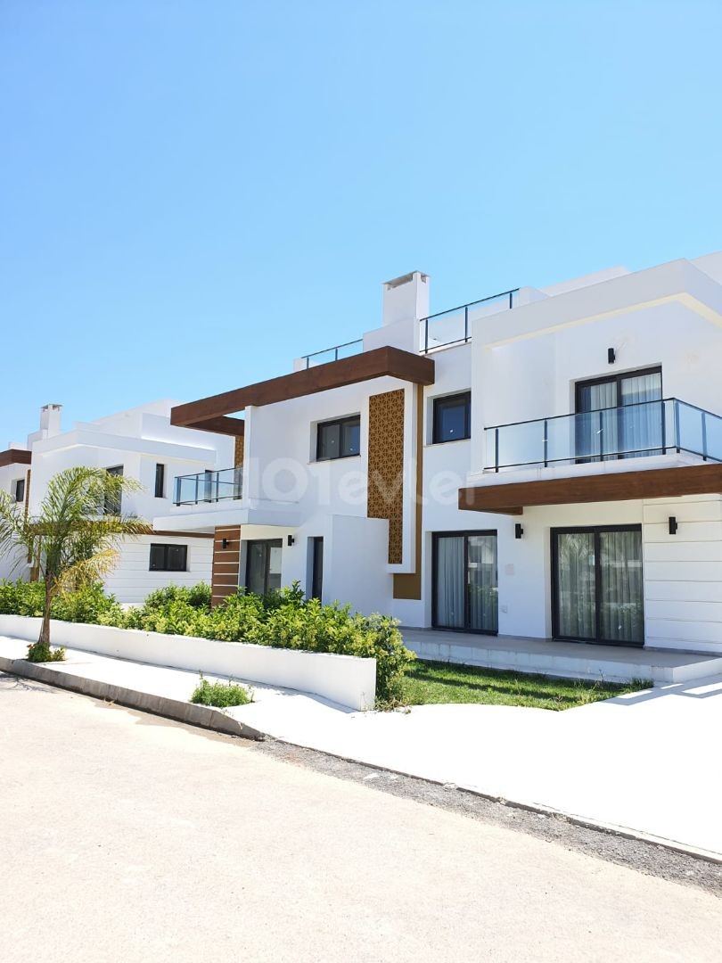 Exquisite Fully Furnished Detached 3+1 Villa with Private Garden and Communal Swimming Pool in Yeni Bogazici