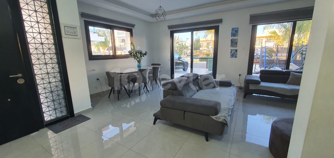 Exquisite Fully Furnished Detached 3+1 Villa with Private Garden and Communal Swimming Pool in Yeni Bogazici